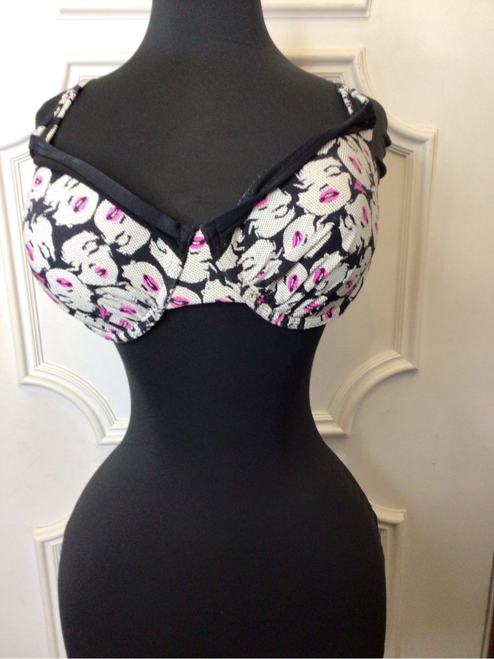 Betsy Johnson Underwire Bikini Top Size L